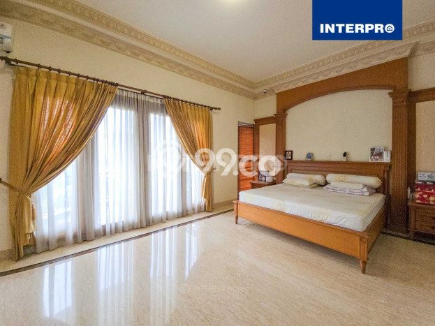 Rumah Elit LB 600m2 Siap Huni Desain Elegan di Puri Indah, Jakarta Barat Rumah Elit LB 600m2 Siap Huni Desain Elegan di Puri Indah, Jakarta Barat