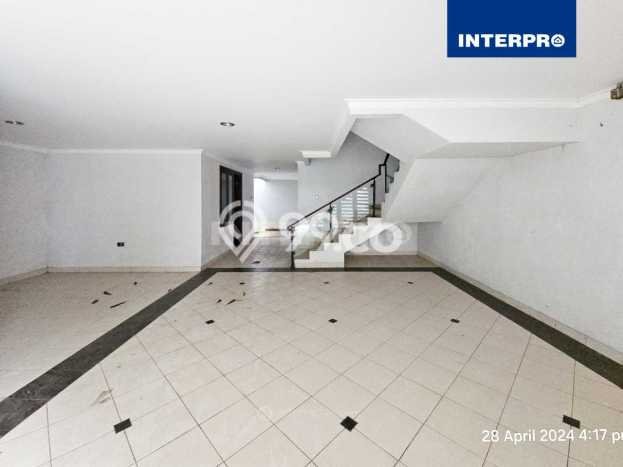 Jual Rumah Mewah Megah Dengan View Eksklusif di Permata Buana, Jakarta Barat Jual Rumah Mewah Megah Dengan View Eksklusif di Permata Buana, Jakarta Barat