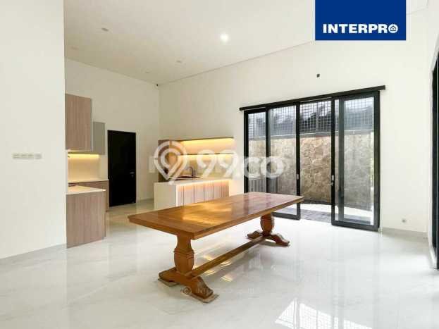 Ready to Use! Luxury House LT 383m2 Desain Modern di Sutera Onix Alam Sutera Ready to Use! Luxury House LT 383m2 Desain Modern di Sutera Onix Alam Sutera