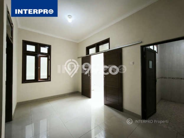 Rumah SUPER MEWAH! di Sunrise Garden, Jakarta Barat, Luas 136m2m² LB 180m2m², BISA KPR Rumah SUPER MEWAH! di Sunrise Garden, Jakarta Barat, Luas 136m2m² LB 180m2m², BISA KPR