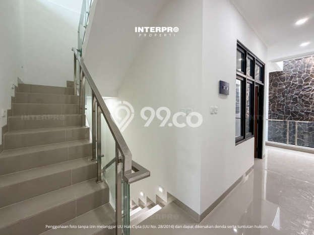 Rumah Luxury Modern Siap Huni di Puri Indah Jakarta Barat Rumah Luxury Modern Siap Huni di Puri Indah Jakarta Barat