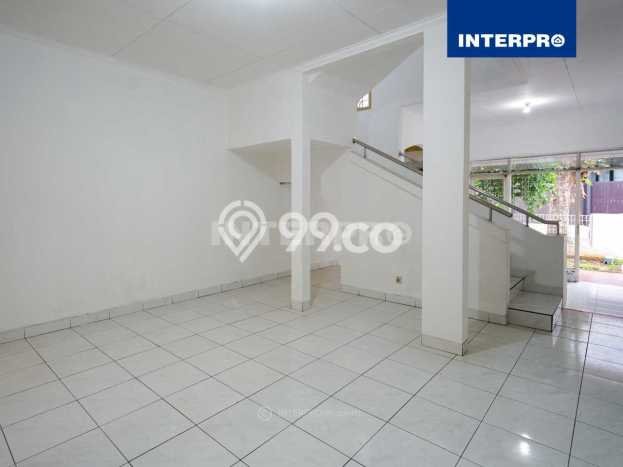 LOKASI TERBAIK! Rumah kawasan Permata Buana, 2 KM, Lingkungan Elite, LT 144m² Bangunan 180m² LOKASI TERBAIK! Rumah kawasan Permata Buana, 2 KM, Lingkungan Elite, LT 144m² Bangunan 180m²
