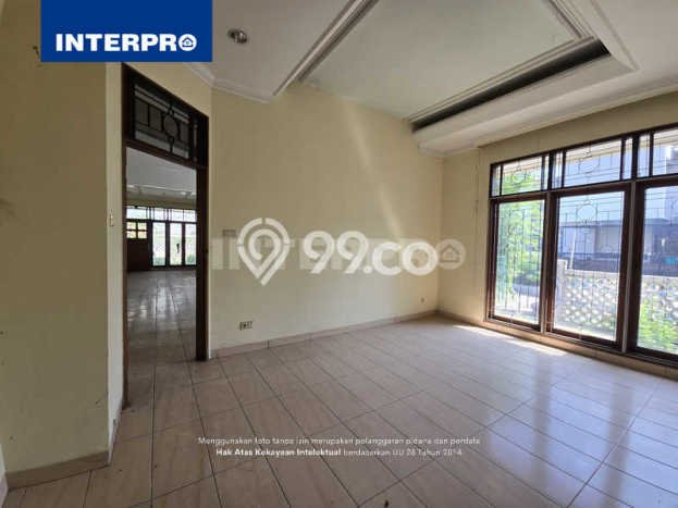 Rumah Mewah LB 128m2 Siap Pakai Desain Elegan di Intercon, Jakarta Barat Rumah Mewah LB 128m2 Siap Pakai Desain Elegan di Intercon, Jakarta Barat