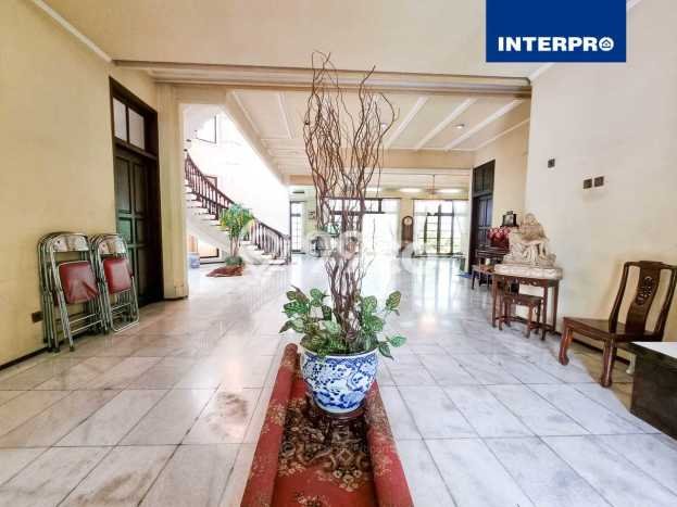 Jual Rumah Mewah Elegan Dengan View Eksklusif di Puri Indah, Jakarta Barat Jual Rumah Mewah Elegan Dengan View Eksklusif di Puri Indah, Jakarta Barat