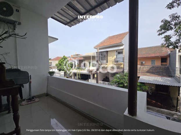 Ready to Use! Premium House LT 108m2 Desain Elegan di Joglo Ready to Use! Premium House LT 108m2 Desain Elegan di Joglo