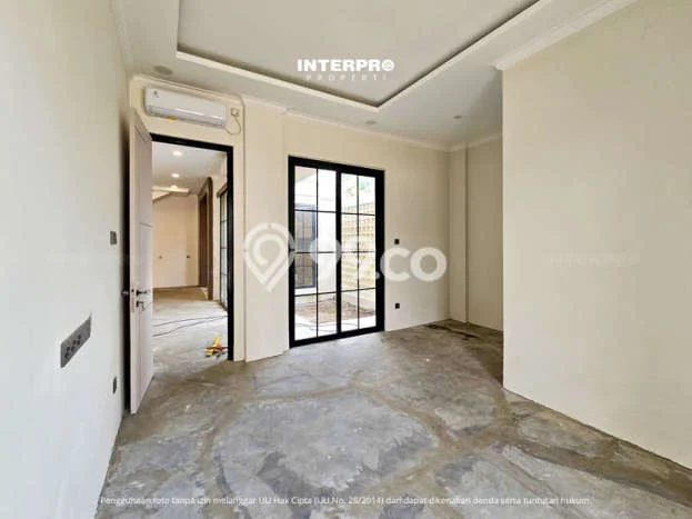 Dijual Rumah Luas Elegan Dengan View Eksklusif di Intercon, Jakarta Barat Dijual Rumah Luas Elegan Dengan View Eksklusif di Intercon, Jakarta Barat