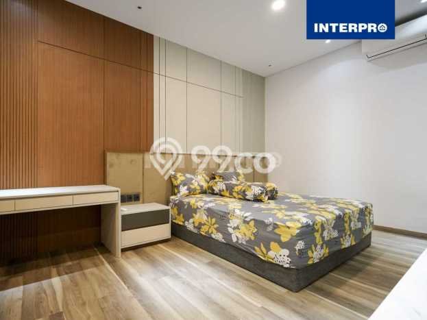 Ready to Use! Luxury House LT 240m2 Desain Modern di Puri Indah Ready to Use! Luxury House LT 240m2 Desain Modern di Puri Indah