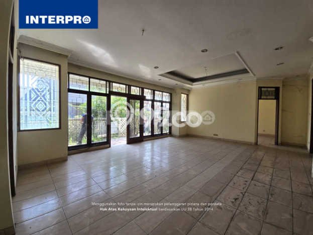 Rumah Mewah LB 128m2 Siap Pakai Desain Elegan di Intercon, Jakarta Barat Rumah Mewah LB 128m2 Siap Pakai Desain Elegan di Intercon, Jakarta Barat