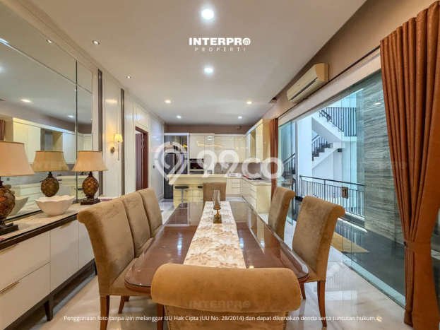 Rumah Elit LB 1000m2 Siap Huni Desain Elegan di Green garden, Jakarta Barat Rumah Elit LB 1000m2 Siap Huni Desain Elegan di Green garden, Jakarta Barat