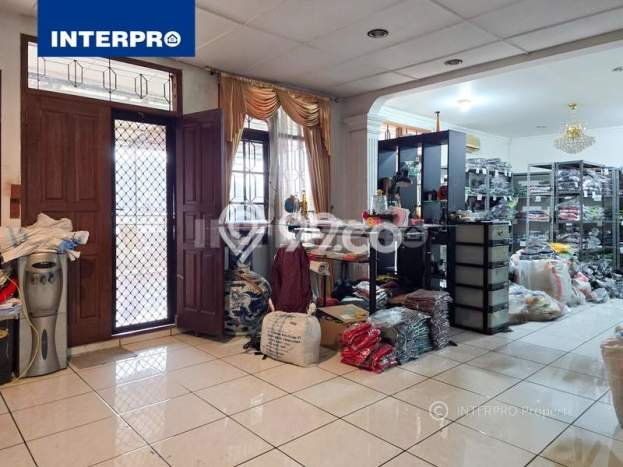 Ruko Dijual di Prime Area Jakarta Barat Luas 320m2 Ruko Dijual di Prime Area Jakarta Barat Luas 320m2