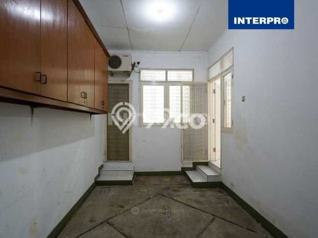 LOKASI TERBAIK! Rumah kawasan Permata Buana, 2 KM, Lingkungan Elite, LT 144m² Bangunan 180m² LOKASI TERBAIK! Rumah kawasan Permata Buana, 2 KM, Lingkungan Elite, LT 144m² Bangunan 180m²