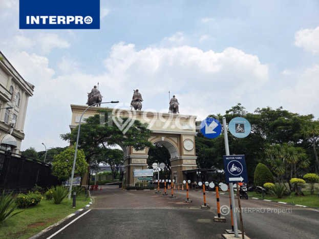 Rumah Mewah LB 250m2 Siap Huni Desain Elegan di Green Lake City, Jakarta Barat Rumah Mewah LB 250m2 Siap Huni Desain Elegan di Green Lake City, Jakarta Barat