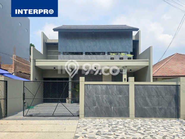 Rumah Kawasan Kav DKI, Luas 250m2m², Bangunan 300m2m² Rumah Kawasan Kav DKI, Luas 250m2m², Bangunan 300m2m²