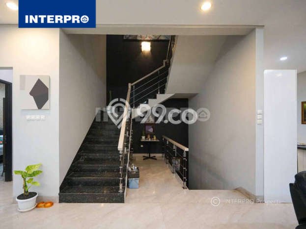 Rumah Elit LB 500m2 Siap Huni Desain Elegan di Puri Indah, Jakarta Barat Rumah Elit LB 500m2 Siap Huni Desain Elegan di Puri Indah, Jakarta Barat