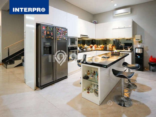 Rumah Elit LB 500m2 Siap Huni Desain Elegan di Puri Indah, Jakarta Barat Rumah Elit LB 500m2 Siap Huni Desain Elegan di Puri Indah, Jakarta Barat