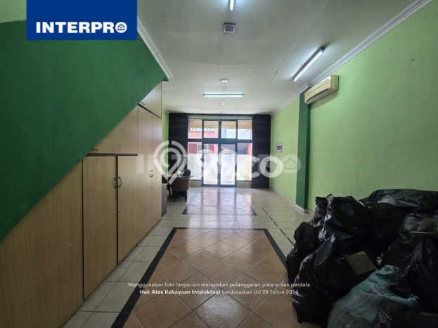 Ruko untuk Disewa di Pusat Jakarta Barat Luas Bangunan 280m2 Ruko untuk Disewa di Pusat Jakarta Barat Luas Bangunan 280m2