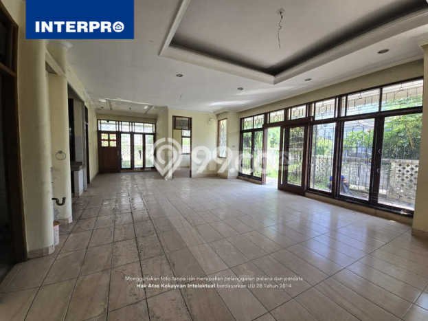 Rumah Mewah LB 128m2 Siap Pakai Desain Elegan di Intercon, Jakarta Barat Rumah Mewah LB 128m2 Siap Pakai Desain Elegan di Intercon, Jakarta Barat
