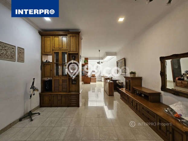 Rumah Elit Modern Tanpa Renovasi di Puri Indah Jakarta Barat Rumah Elit Modern Tanpa Renovasi di Puri Indah Jakarta Barat