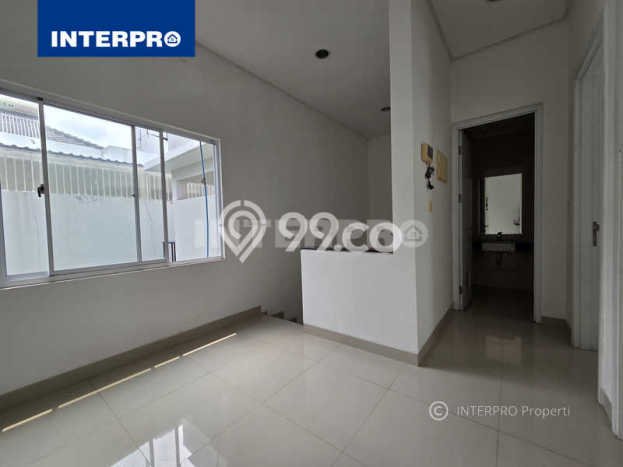 Rumah Mewah LB 250m2 Siap Huni Desain Elegan di Green Lake City, Jakarta Barat Rumah Mewah LB 250m2 Siap Huni Desain Elegan di Green Lake City, Jakarta Barat