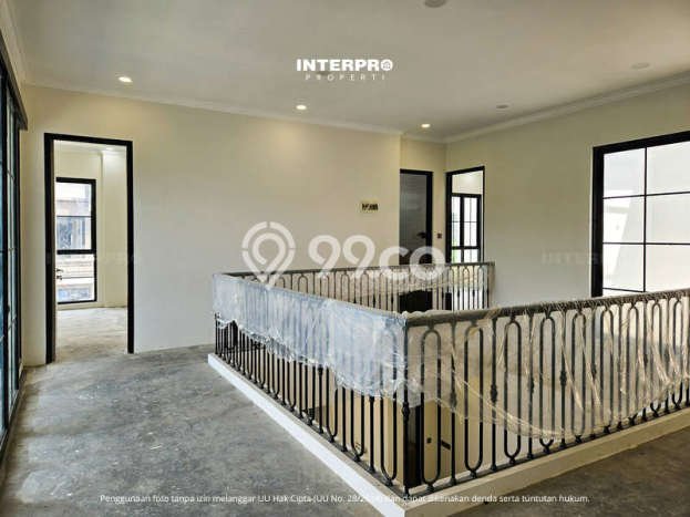 Dijual Rumah Luas Elegan Dengan View Eksklusif di Intercon, Jakarta Barat Dijual Rumah Luas Elegan Dengan View Eksklusif di Intercon, Jakarta Barat