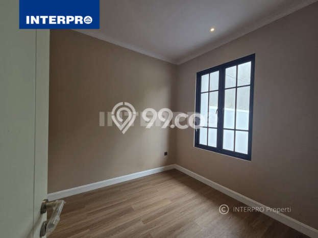 Dijual Rumah Mewah Elegan Dengan View Cantik di Kav DKI, Jakarta Barat Dijual Rumah Mewah Elegan Dengan View Cantik di Kav DKI, Jakarta Barat