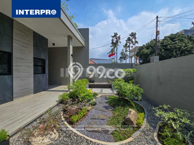 Rumah Kawasan Kav DKI, Luas 250m2m², Bangunan 300m2m² Rumah Kawasan Kav DKI, Luas 250m2m², Bangunan 300m2m²
