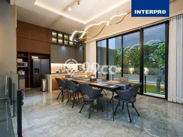 Ready to Use! Luxury House LT 240m2 Desain Modern di Puri Indah Ready to Use! Luxury House LT 240m2 Desain Modern di Puri Indah