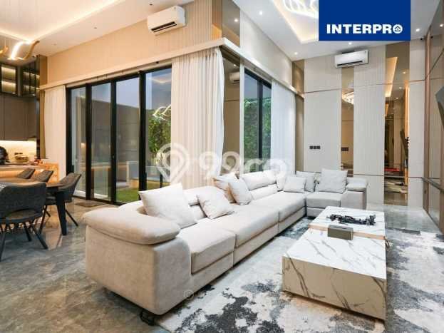 Ready to Use! Luxury House LT 240m2 Desain Modern di Puri Indah Ready to Use! Luxury House LT 240m2 Desain Modern di Puri Indah