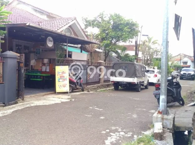 Rumah Berkualitas 10 Kamar Tidur dan 4 Kamar Mandi di Lokasi Strategis Burangrang, Bandung Rumah Berkualitas 10 Kamar Tidur dan 4 Kamar Mandi di Lokasi Strategis Burangrang, Bandung