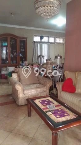 Rumah Berkualitas 10 Kamar Tidur dan 4 Kamar Mandi di Lokasi Strategis Burangrang, Bandung Rumah Berkualitas 10 Kamar Tidur dan 4 Kamar Mandi di Lokasi Strategis Burangrang, Bandung