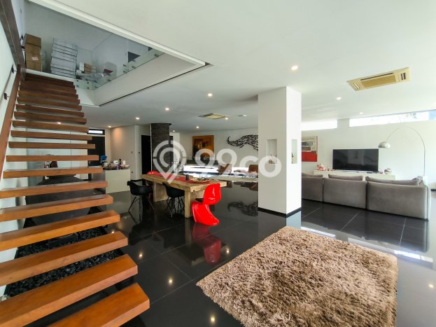 Jual Rumah Luas Megah Dengan View Cantik di Bintaro, Jakarta Selatan Jual Rumah Luas Megah Dengan View Cantik di Bintaro, Jakarta Selatan