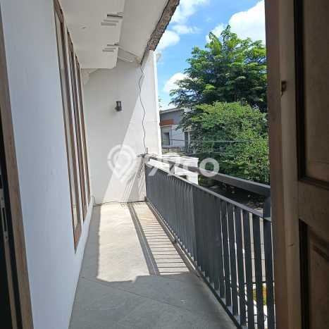 Hunian Elit LB 180m2 Siap Pakai Desain Elegan di Sektor 9-Bintaro, Tangerang Selatan Hunian Elit LB 180m2 Siap Pakai Desain Elegan di Sektor 9-Bintaro, Tangerang Selatan