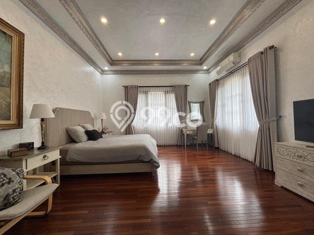 Dijual Rumah Luas Elegan Dengan View Eksklusif di Bintaro, Tangerang Selatan Dijual Rumah Luas Elegan Dengan View Eksklusif di Bintaro, Tangerang Selatan