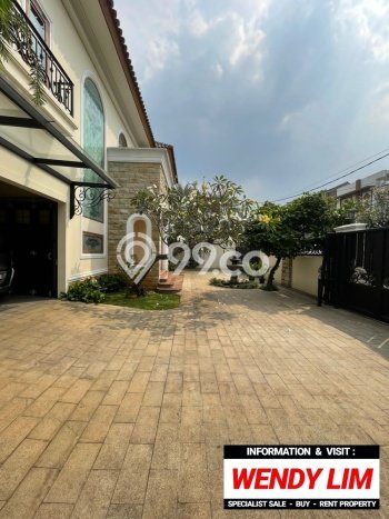 Siap Huni Rumah Mewah 7 Kamar di Ragunan Dekat ke Mana Pun Siap Huni Rumah Mewah 7 Kamar di Ragunan Dekat ke Mana Pun
