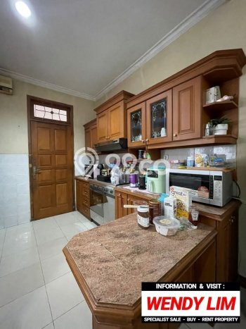 Rumah Eksklusif Dijual LT 285m2 di Kebayoran Baru, Jakarta Selatan Rumah Eksklusif Dijual LT 285m2 di Kebayoran Baru, Jakarta Selatan
