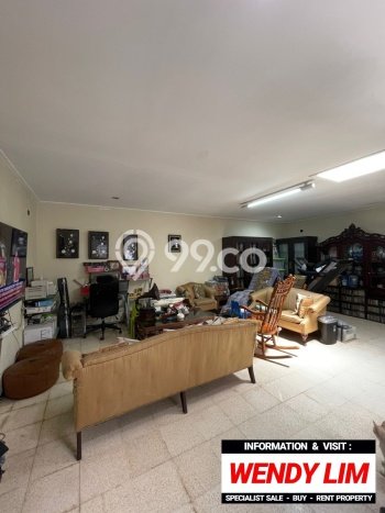 Jual Cepat Hunian Elegan Klasik di Jakarta Selatan Jual Cepat Hunian Elegan Klasik di Jakarta Selatan