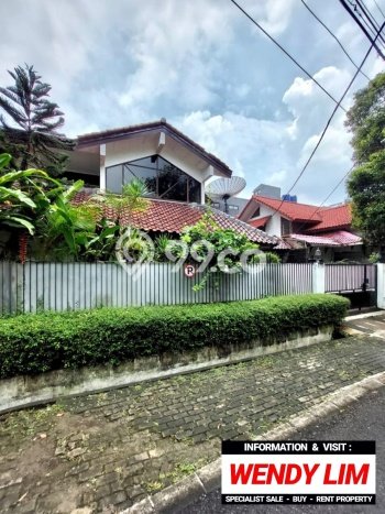Rumah Luxury Modern Siap Huni di Senopati Jakarta Selatan Rumah Luxury Modern Siap Huni di Senopati Jakarta Selatan