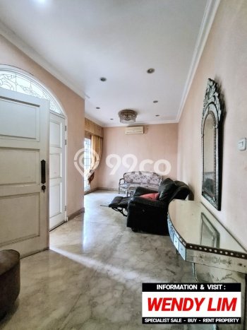 For Sale! Luxury House LT 330m2 Desain Elegan di Senopati For Sale! Luxury House LT 330m2 Desain Elegan di Senopati