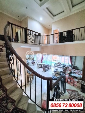 For Sale! Luxury House LT 330m2 Desain Elegan di Senopati For Sale! Luxury House LT 330m2 Desain Elegan di Senopati