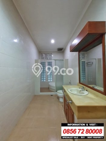 Siap Huni Rumah Mewah 5 Kamar di Kebayoran Baru Dekat ke Mana Saja Siap Huni Rumah Mewah 5 Kamar di Kebayoran Baru Dekat ke Mana Saja