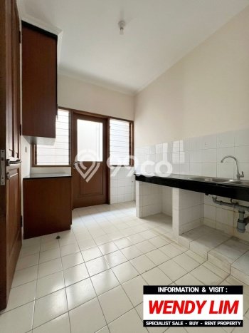 For Sale! Luxury House LT 364m2 Desain Elegan di Ampera For Sale! Luxury House LT 364m2 Desain Elegan di Ampera