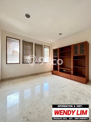 For Sale! Luxury House LT 364m2 Desain Elegan di Ampera For Sale! Luxury House LT 364m2 Desain Elegan di Ampera