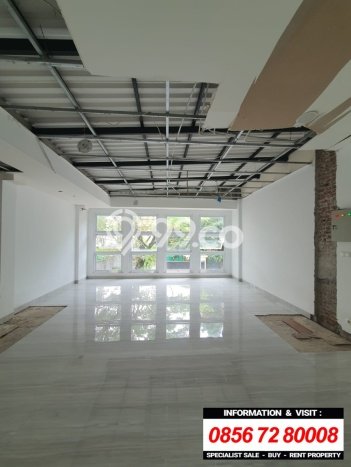 Ready to Use! Luxury House LT 1500m2 Desain Modern di Kemang Ready to Use! Luxury House LT 1500m2 Desain Modern di Kemang