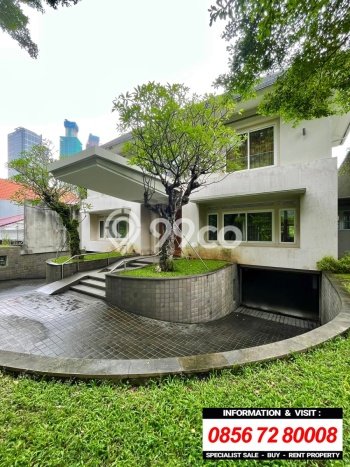 Siap Huni Rumah Mewah 9 Kamar di Menteng Dekat ke Mana Pun Siap Huni Rumah Mewah 9 Kamar di Menteng Dekat ke Mana Pun