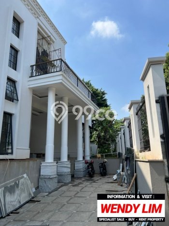 Rumah Luxury Modern Tanpa Renovasi di Pondok Indah Jakarta Selatan Rumah Luxury Modern Tanpa Renovasi di Pondok Indah Jakarta Selatan