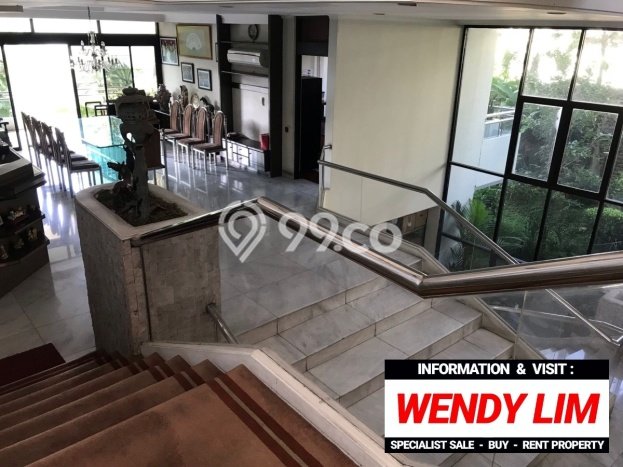 Rumah Mewah LB 500m2 Siap Huni Desain Elegan di Simprug, Jakarta Selatan Rumah Mewah LB 500m2 Siap Huni Desain Elegan di Simprug, Jakarta Selatan