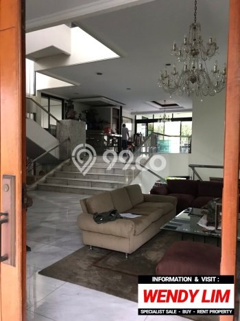 Rumah Mewah LB 500m2 Siap Huni Desain Elegan di Simprug, Jakarta Selatan Rumah Mewah LB 500m2 Siap Huni Desain Elegan di Simprug, Jakarta Selatan