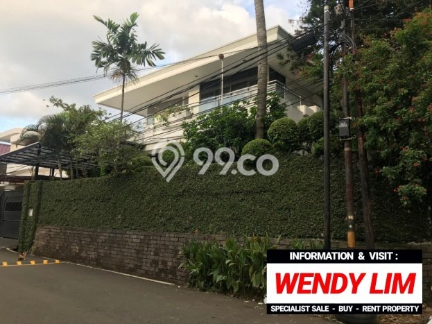 Rumah Mewah LB 500m2 Siap Huni Desain Elegan di Simprug, Jakarta Selatan Rumah Mewah LB 500m2 Siap Huni Desain Elegan di Simprug, Jakarta Selatan