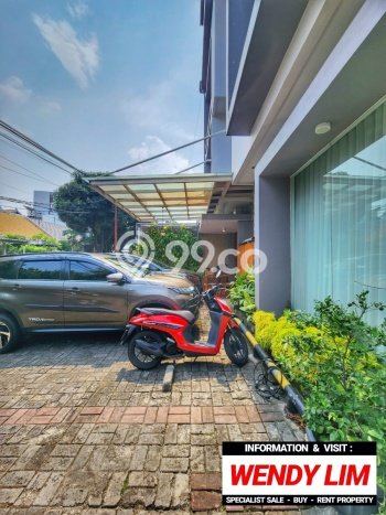 Rumah Luxury Modern Tanpa Renovasi di Bendungan Hilir Jakarta Pusat Rumah Luxury Modern Tanpa Renovasi di Bendungan Hilir Jakarta Pusat