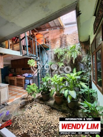 Dijual Rumah Luas Megah Dengan View Cantik di Senopati, Jakarta Selatan Dijual Rumah Luas Megah Dengan View Cantik di Senopati, Jakarta Selatan